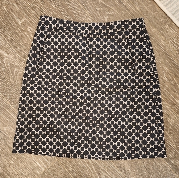Halogen Geo Print Pocketed Fully lined skirt Size 2 Brand New! - Picture 1 of 8